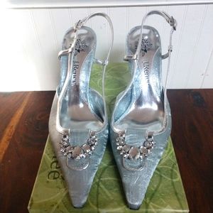 Like New! J. Renee Silver Slingback Heel with Accent Sz 8